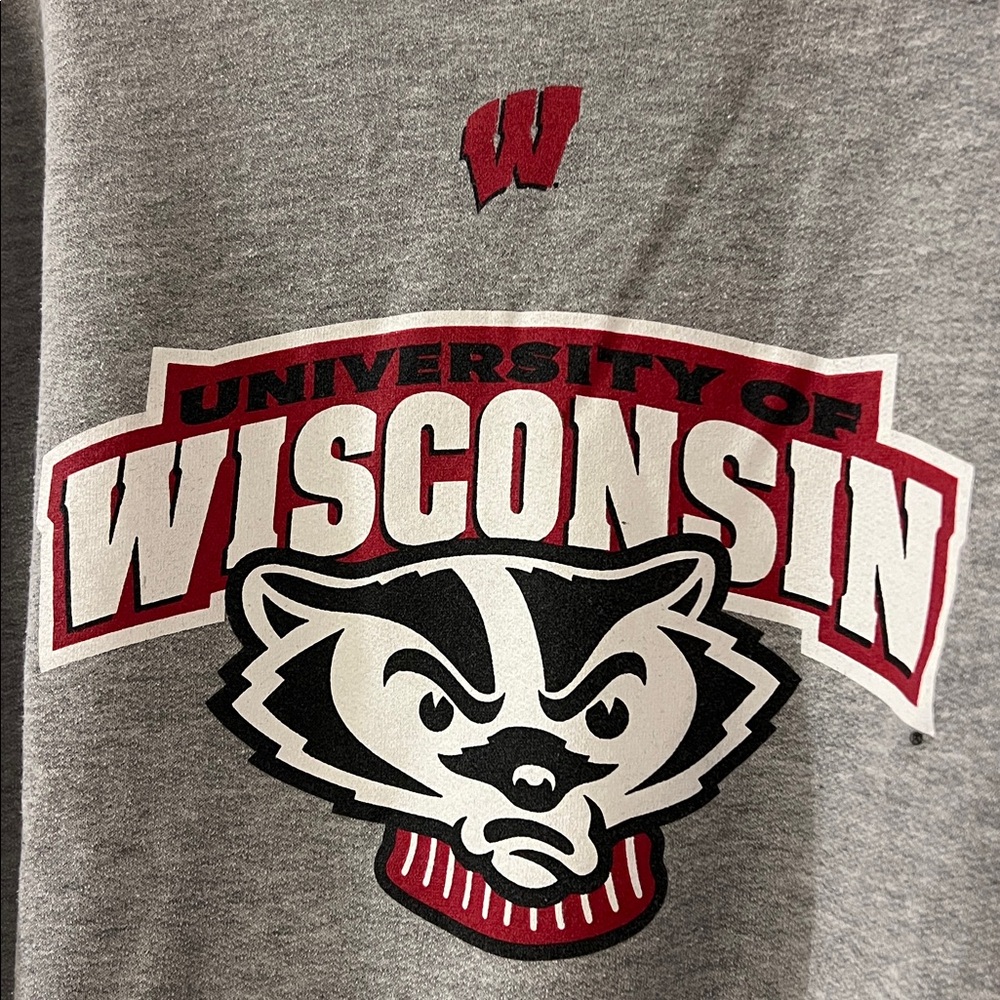 [Wisconsin Badgers] Gray Crewneck